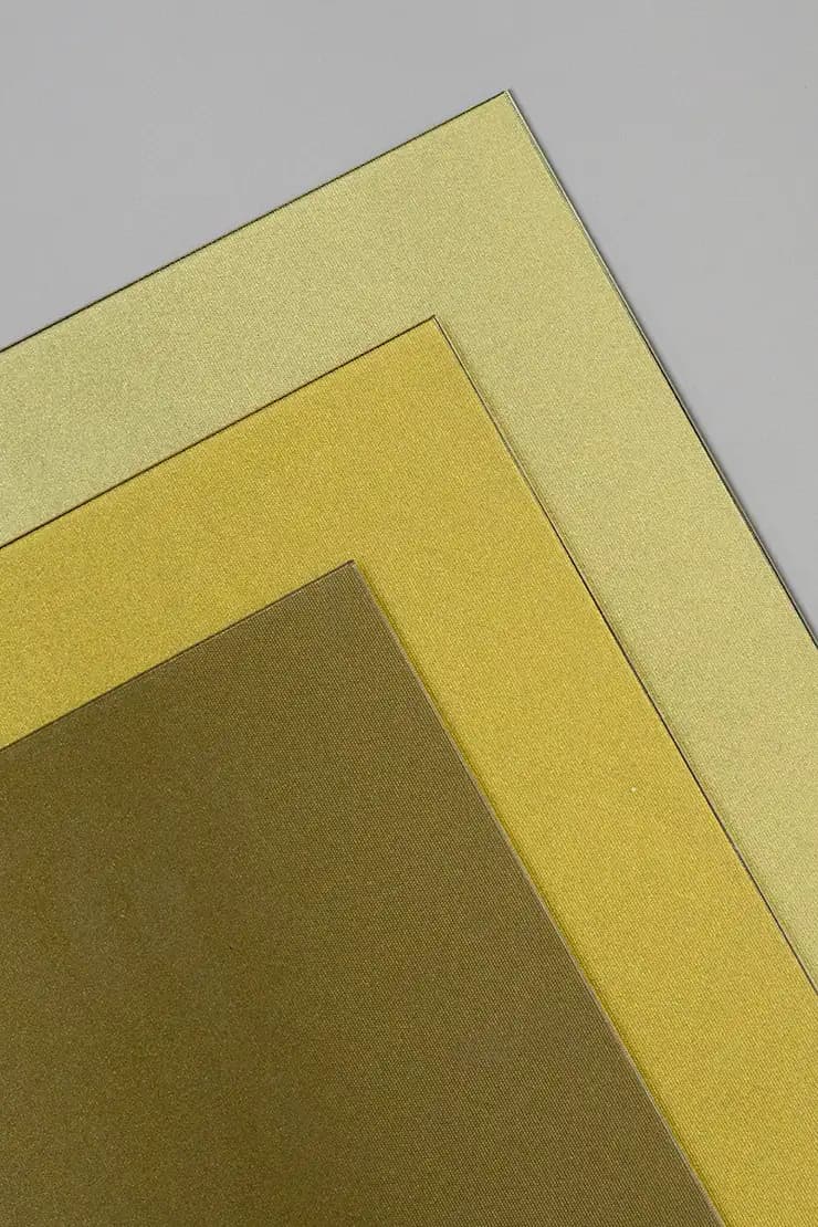 Metallic gekleurde zonnepanelen voor gevels | Metallic coloured solar panels for facades | Metallisch farbige Solarpaneele für Fassaden | Solarix