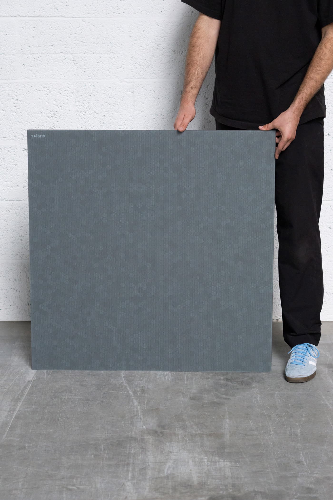 De energietransitie versnellen met zonnepanelen op de gevel | Accelerating the energy transition with solar panels on the facade | Mit Solarmodulen an der Fassade die Energiewende beschleunigen | Solarix