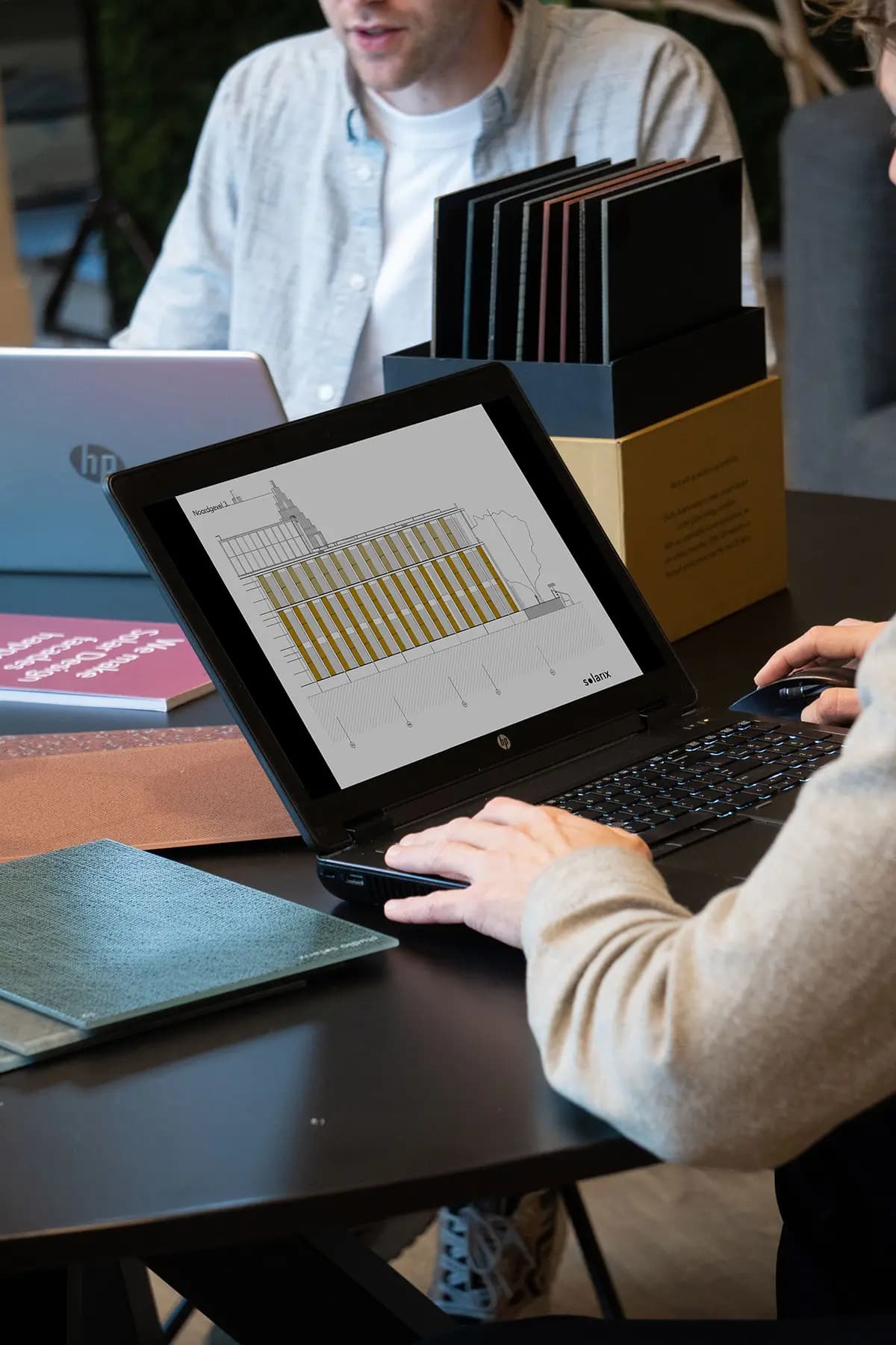 Intekenen maatwerk zonnepanelen gevel | Sign up for custom solar panel facade | Registrieren Sie sich für eine individuelle Solarpanelfassade | Solarix