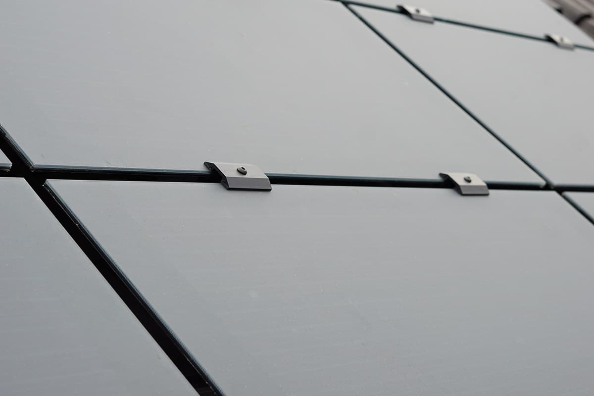 Mat zwart zonnedak | Adyen | Solarix