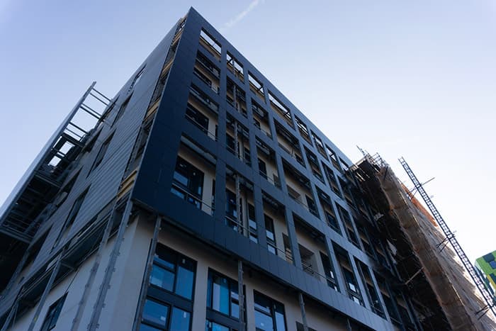 Proces bouw zonnepanelen gevel Baobab gebouw Utrecht | Solarix