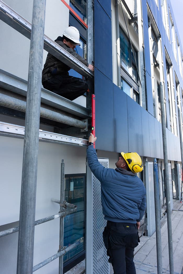 Proces bouw zonnepanelen gevel Baobab gebouw Utrecht | Solarix