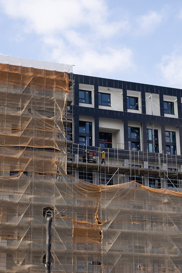 Proces bouw zonnepanelen gevel Baobab gebouw Utrecht | Solarix