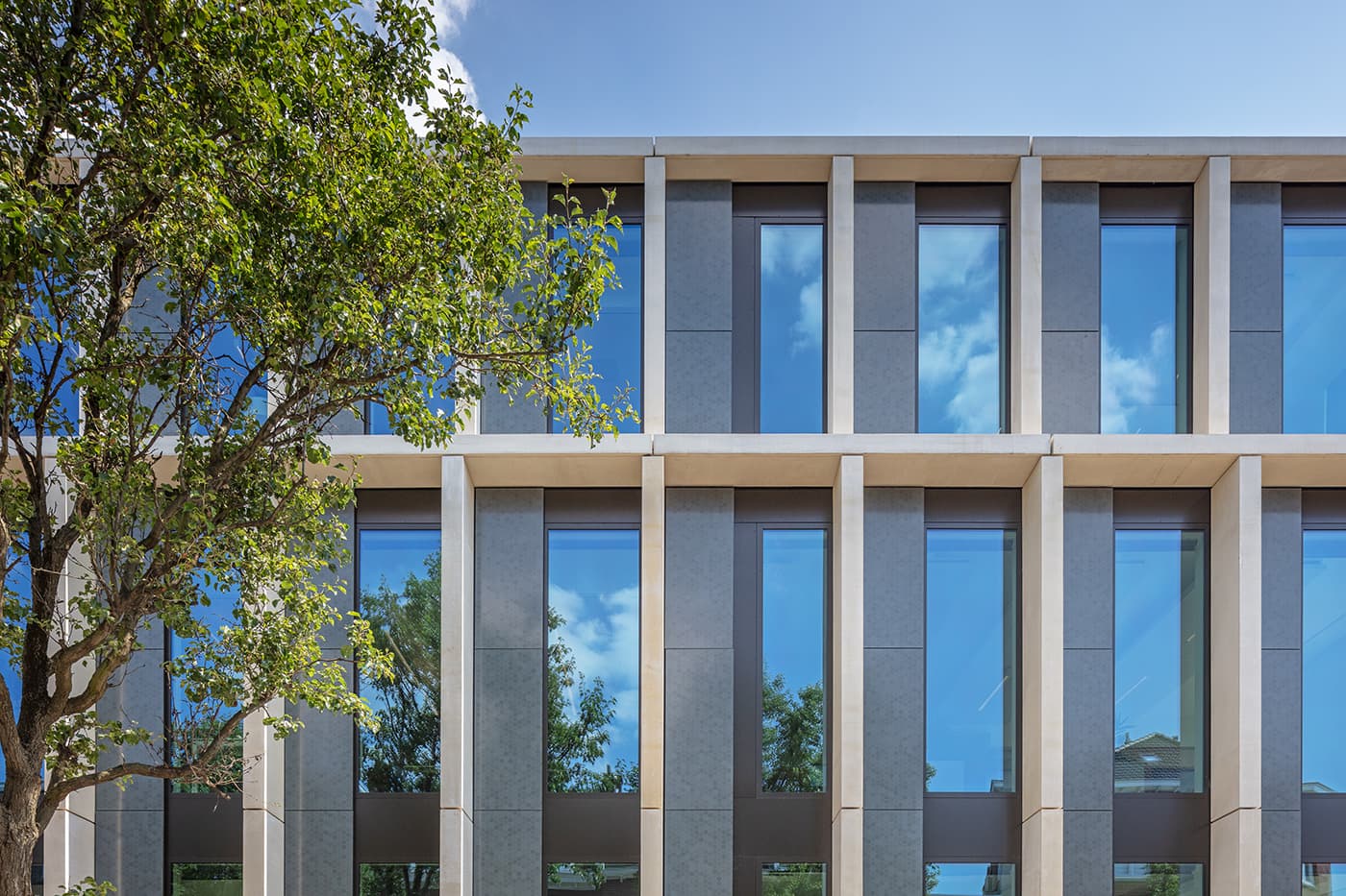 Zonnegevel Hoofdkantoor dsm-firmenich Maastricht | Solar Facade Head office dsm-firmenich Maastricht | Solarix