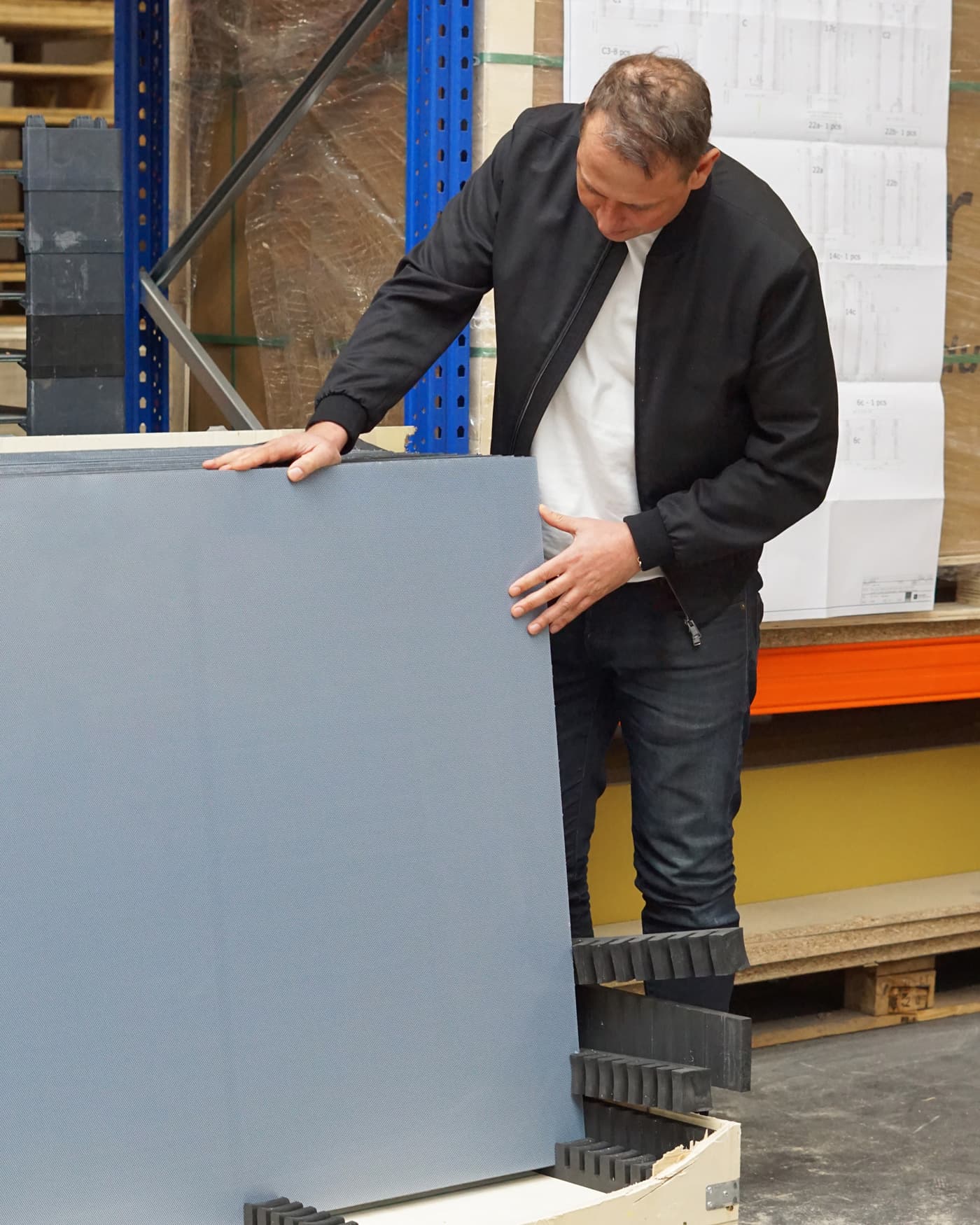 Licht grijs zonnepaneel voor gevel Helix One, UN studio, Amsterdam UMC | Light gray solar panel for facade Helix One, UN studio, Amsterdam UMC | Hellgraues Solarpanel für Fassade Helix One, UN Studio, Amsterdam UMC | Solarix