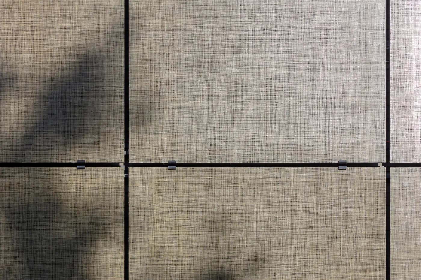 Efficiënte, kleikleurige zonnegevel voor ING kantoor Almere | Efficient, clay-coloured solar facade for ING office in Almere | Effiziente, lehmfarbene Solarfassade für das ING-Büro in Almere | Solarix