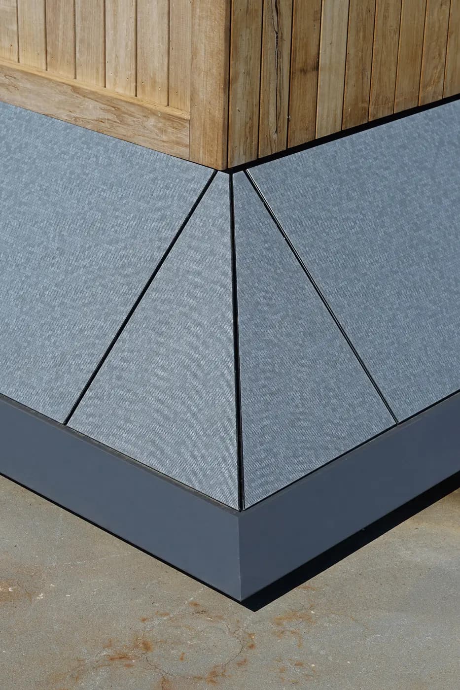 Hoekoplossingen maatwerk zonnepanelen voor gevels | Custom-made corner solutions for solar panels for facades | Maßgefertigte Ecklösungen für Solarmodule für Fassaden | Solarix