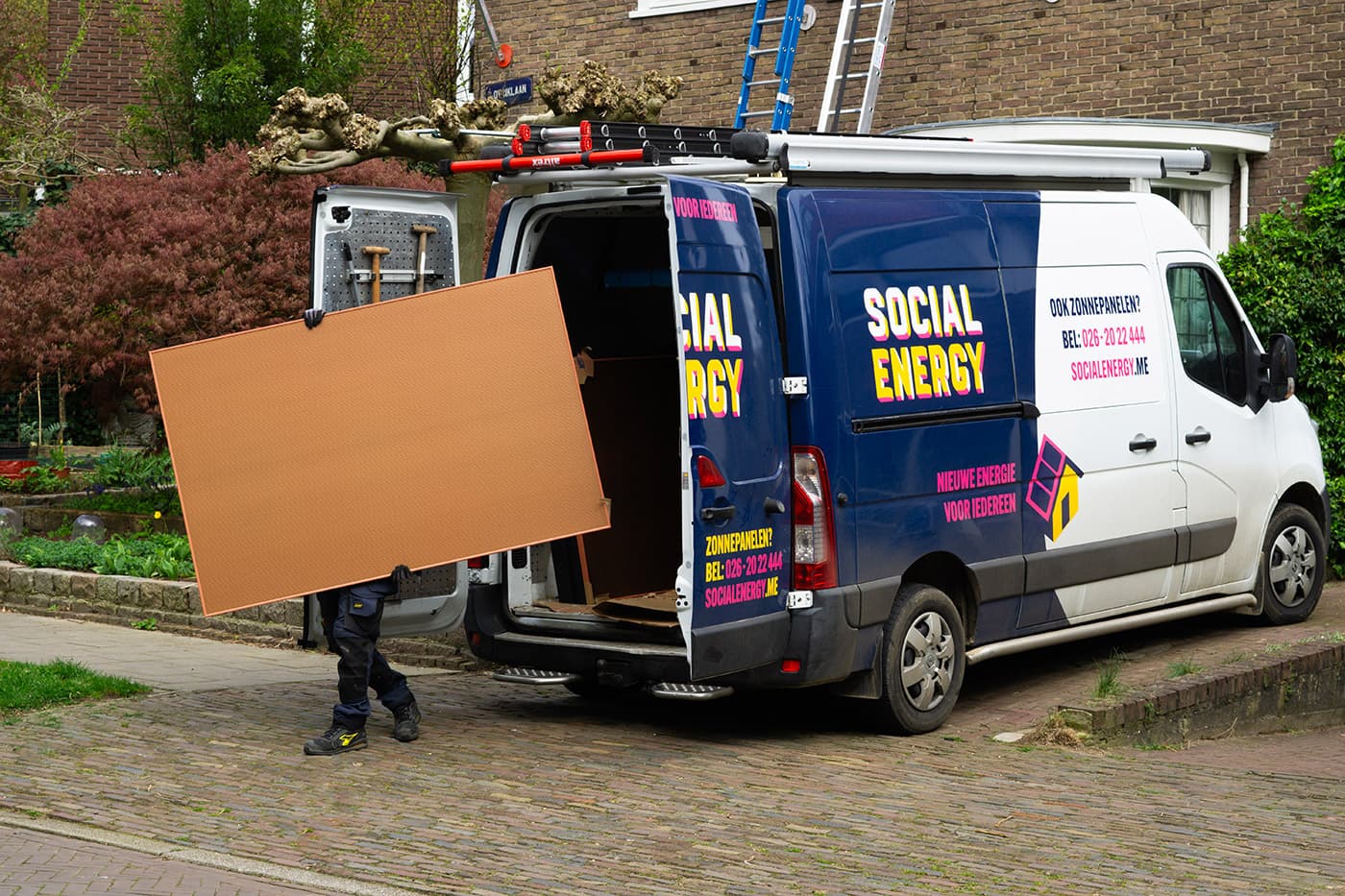 Solarix terracotta zonnepanelen geplaatst door installatie partner Social Energy in Arnhem | Solarix