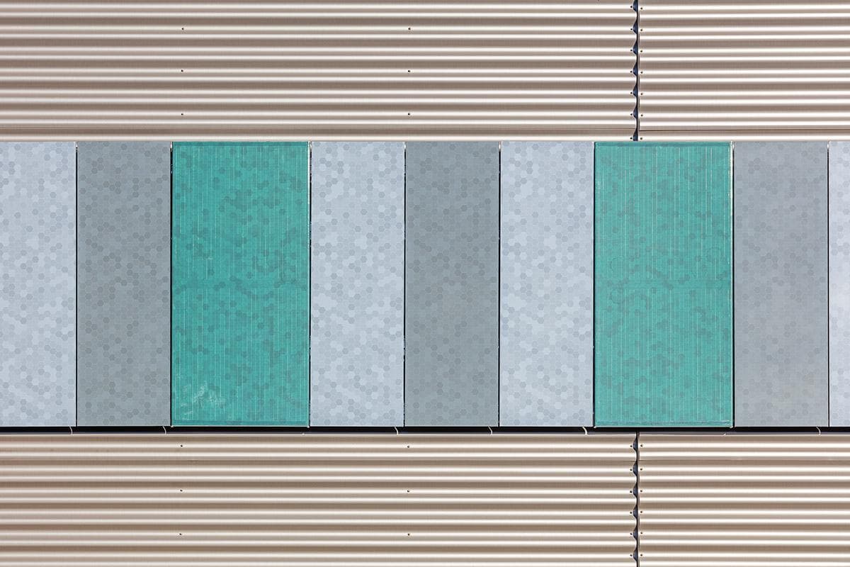 Zonnepanelen gevel Van Happen Eindhoven | Solar panels facade Van Happen Eindhoven | Fassade mit Photovoltaik Van Happen Eindhoven | Solarix